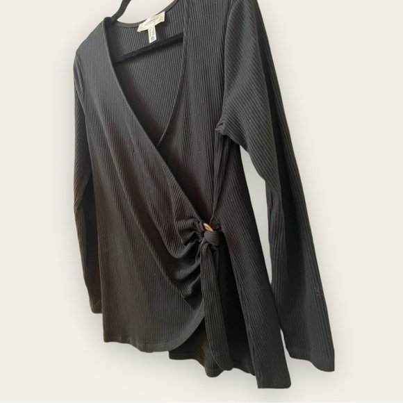 ADDITION ELLE - Tie-Front, D-Ring Ribbed Black Top - Picture 3 of 12